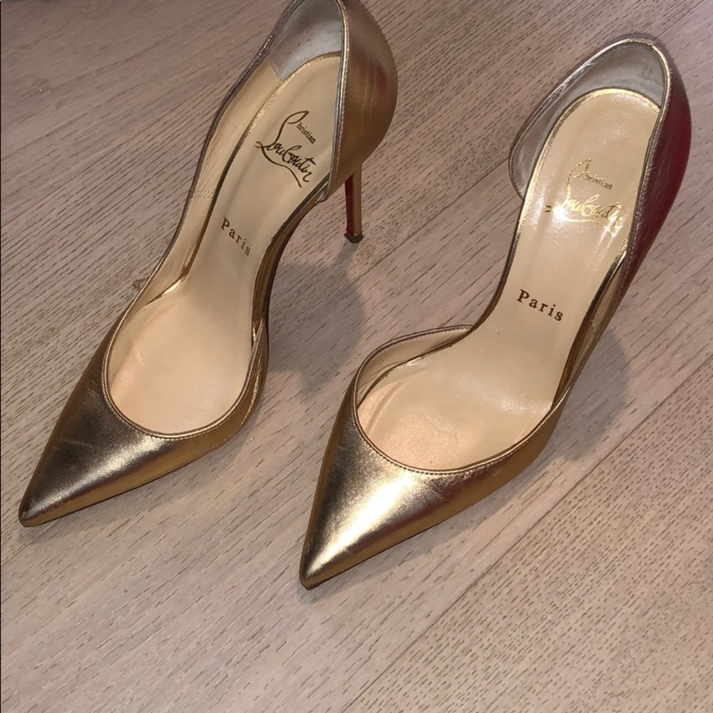 Metallic Gold pumps